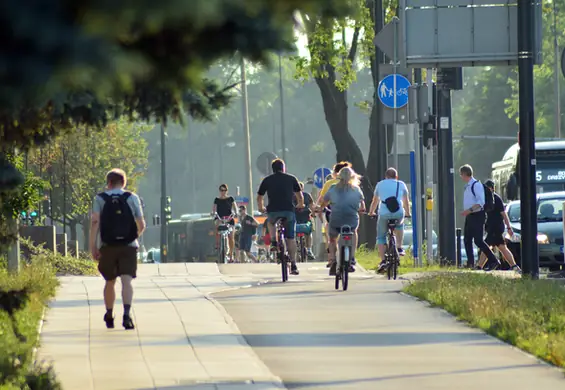 Rowerzystka potrąciła 4-latkę na chodniku i odjechała - trwają poszukiwania