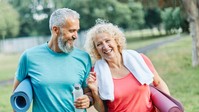 Sem az úszás, sem a Pilates: ez a legjobb testmozgás 60 év felett! Erősíti a csontokat és segít jobban aludni című cikk nyitóképe