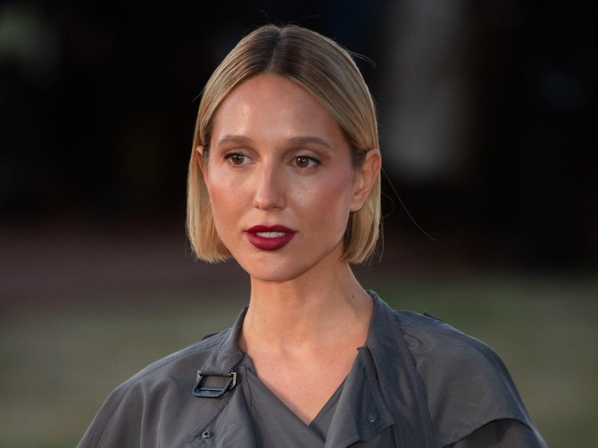 Stajling princeze Marije-Olimpije: Burberry i minimalizma na Nedelji mode u Londonu