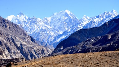 Helikoptery wyleciały po rosyjskiego alpinistę na Latok