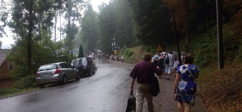 Burze nad Małopolską. Ulewa w Kalwarii Zebrzydowskiej spłoszyła pielgrzymów