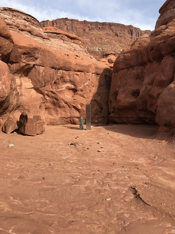 Monolit, znaleziony na pustyni w Utah