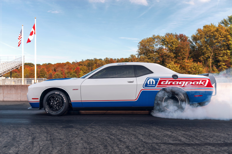 Dodge Challenger Mopar Drag Pak