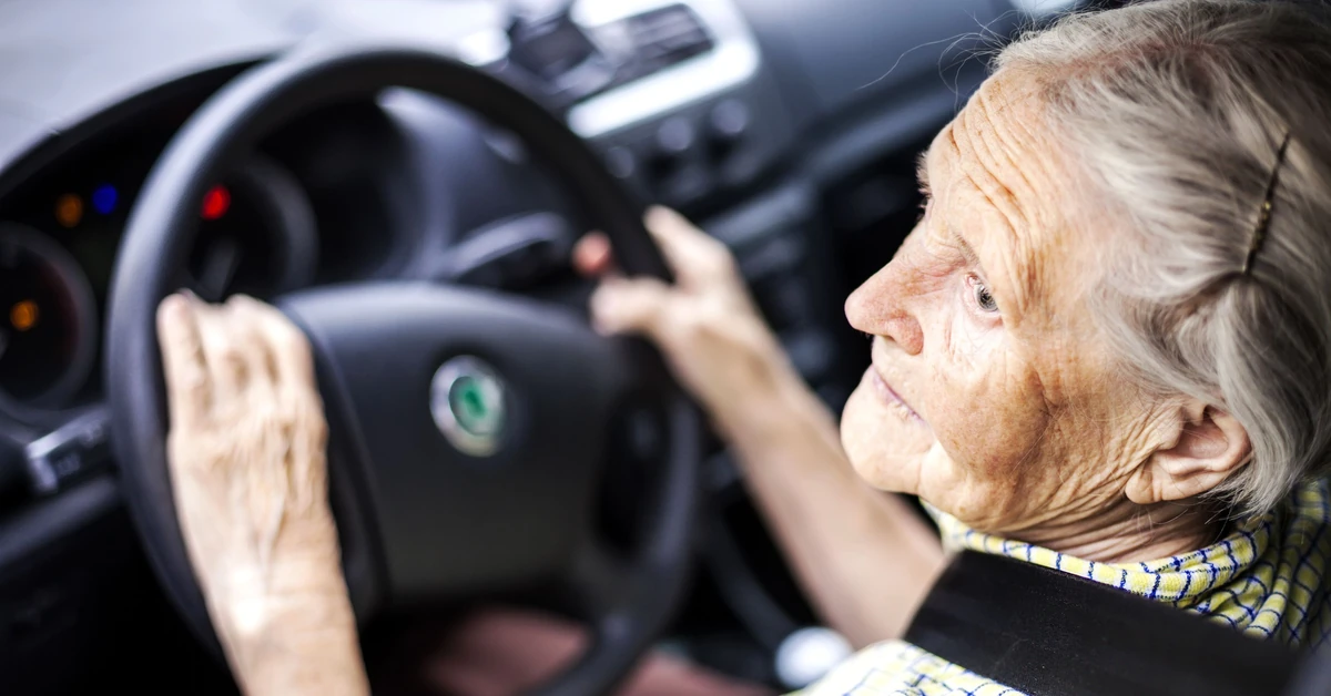 Seniorzy stracą prawo jazdy? Unia zmienia granicę wieku kierowców. Oto nowe zasady