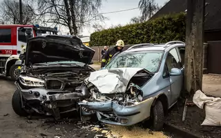 Młodzi kierowcy zagrożeniem na drogach - eksperci alarmują 