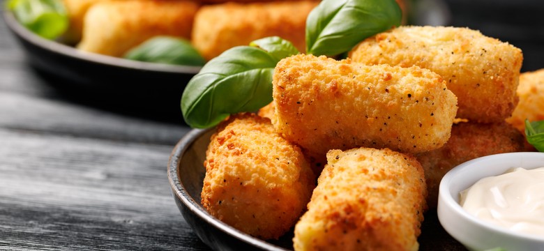 Pyszny obiad na czwartek. Podajemy przepis, Ty gotujesz. Chrupiące krokiety ziemniaczane z pieczarkami