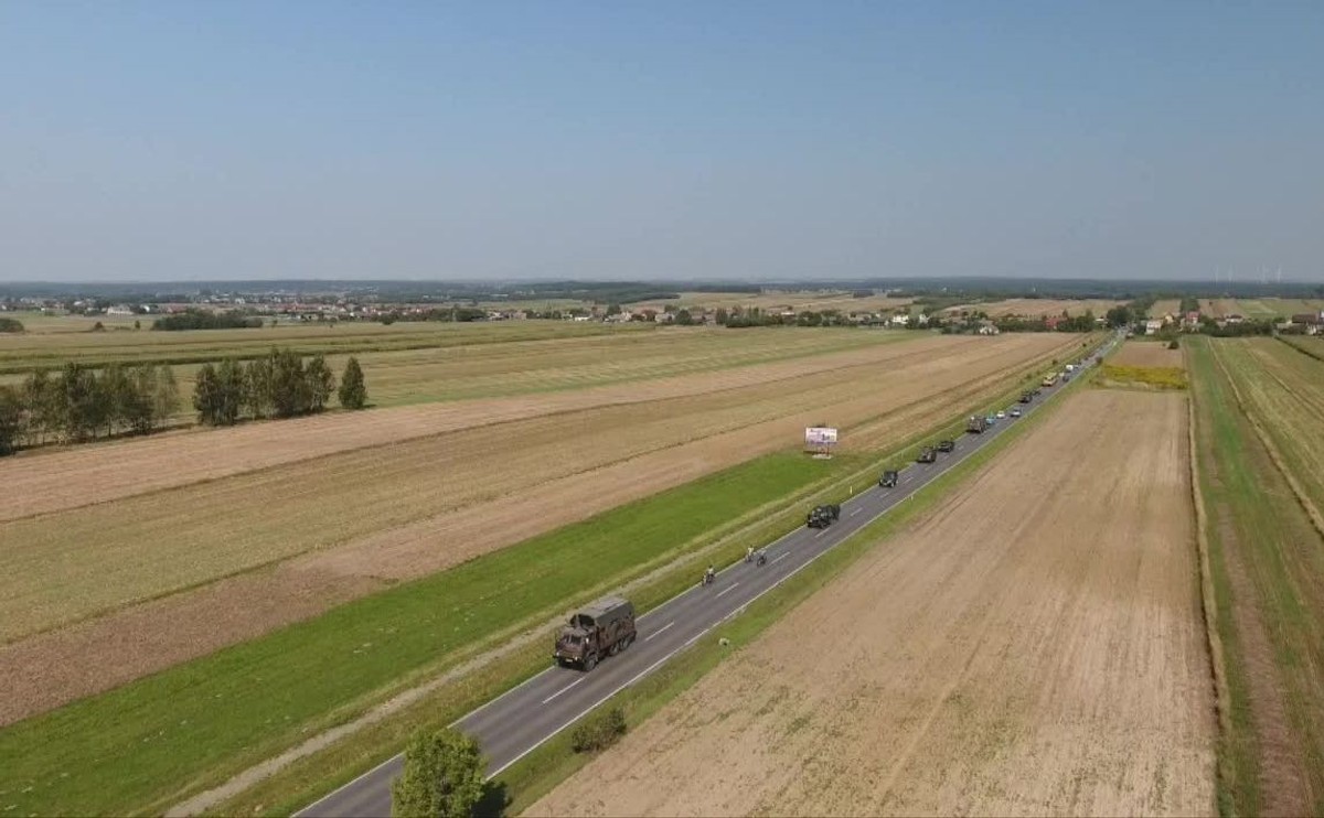 Zlot STAR-ów w Starachowicach. "Oglądają się i młodsze dziewczyny i starsze"[WIDEO]