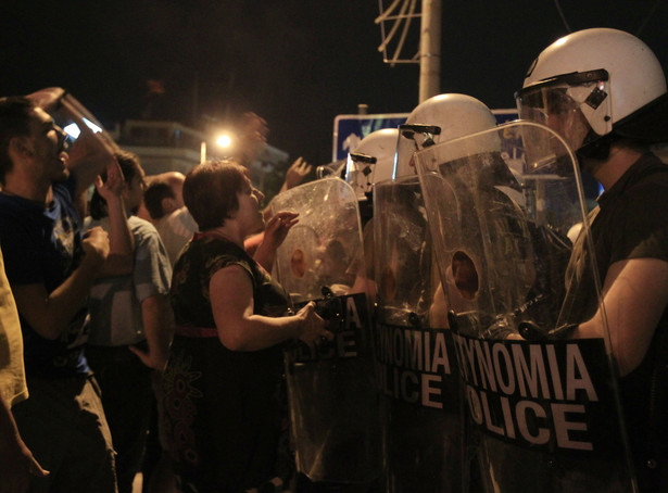 Dziesiątki tysięcy osób protestowały na ulicach Aten