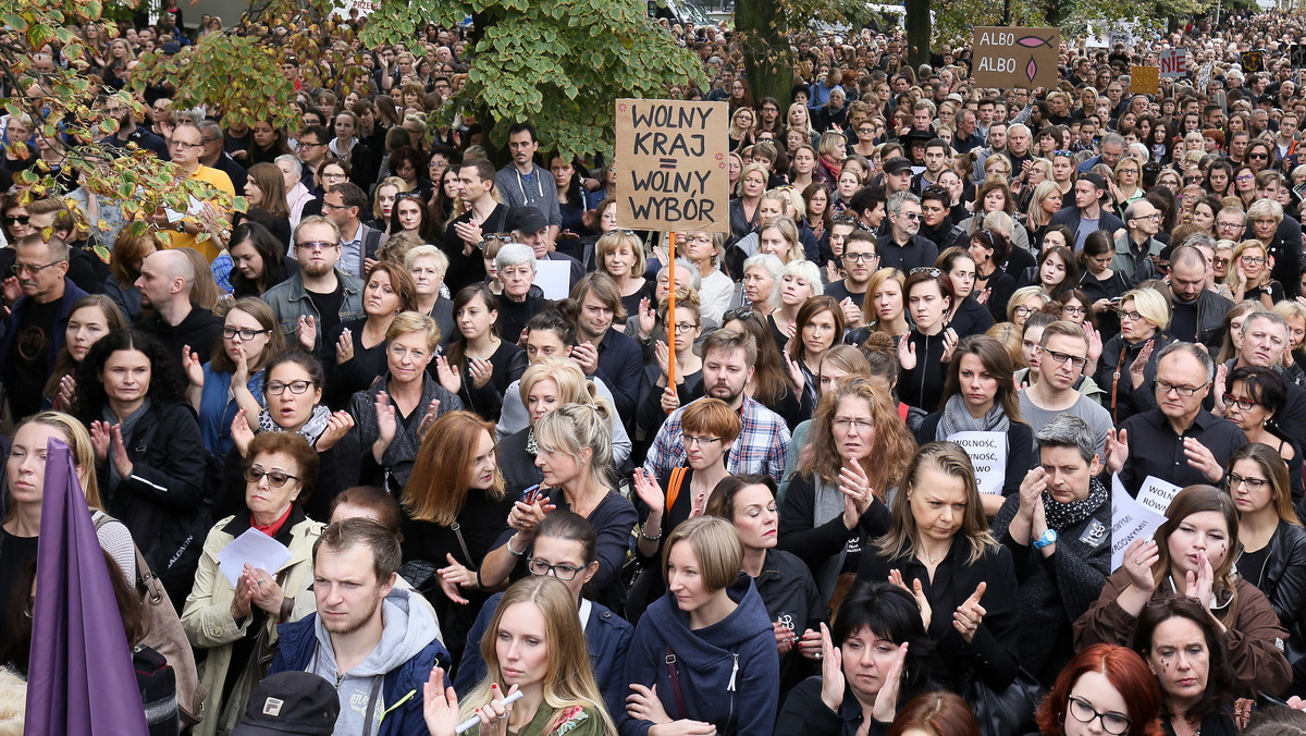 Warszawa: Protest przeciw zakazowi aborcji. Zobacz zdjęcia