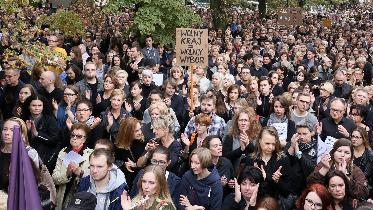 Warszawa: Protest przeciw zakazowi aborcji. Zobacz zdjęcia