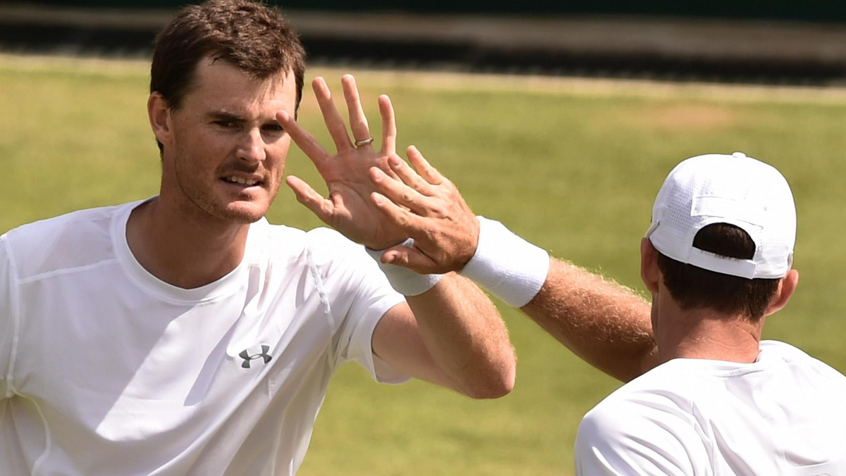 Nie tylko Andy Murray jest w tym sezonie na ustach wszystkich Brytyjczyków. Także jego brat Jamie, który wraz z Australijczykiem Johnem Peersem awansował w czwartek do finału debla. W decydującym meczu czeka na nich para Horia Tecau (Rumunia) i Jean-Julien Roger (Holandia).