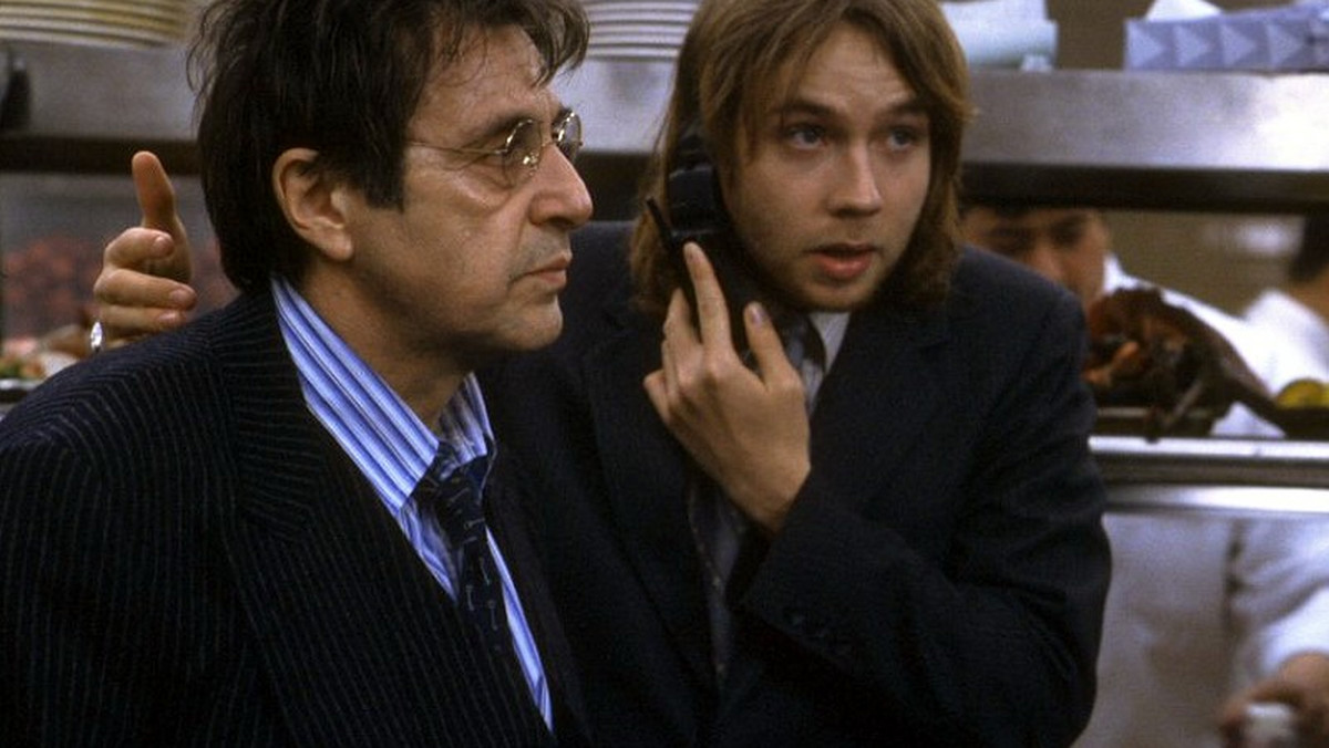 Reżyseria: Dan Algrant. W rolach głównych: Al Pacino, Kim Basinger, Tea Leoni, Ryan O'Neal. USA 2002.