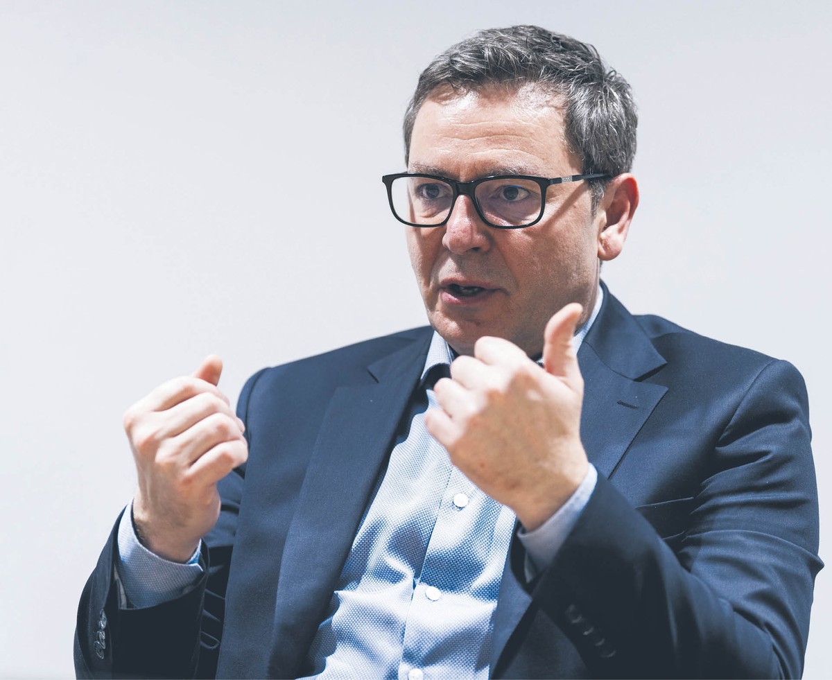 Michał Adamczyk, wieloletni dziennikarz Telewizji Polskiej, były prowadzący „Wiadomości”, od kwietnia do grudnia 2023 r. dyrektor Telewizyjnej Agencji Informacyjnej, 26 grudnia 2023 r. powołany przez Radę Mediów Narodowych na prezesa zarządu TVP