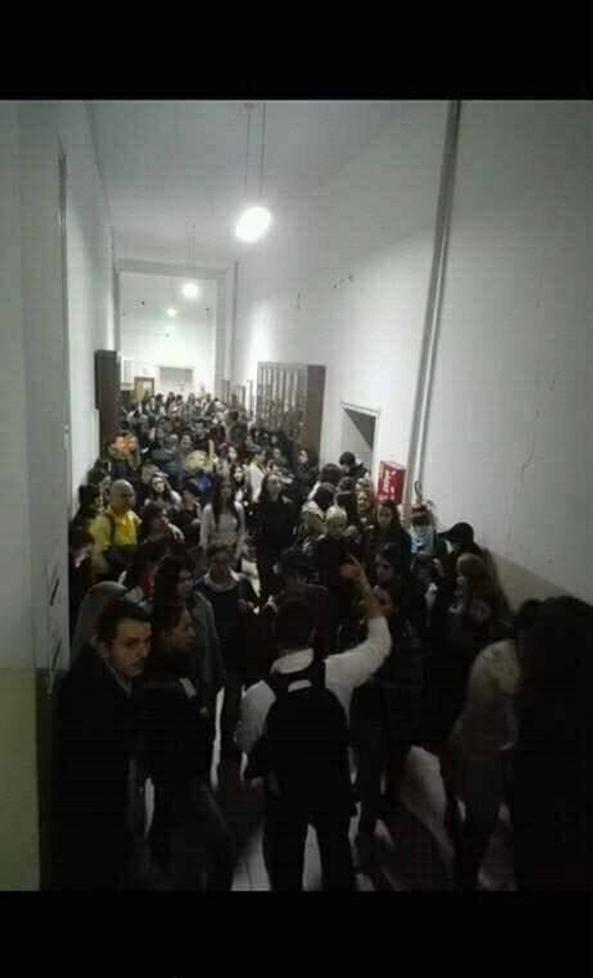 Studenti protestuju u zgradi fakulteta