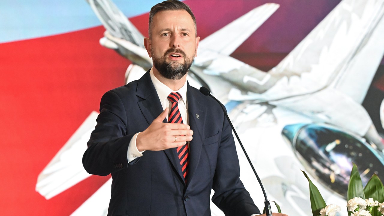 Władysław Kosiniak-Kamysz podpisał istotną umowę. "Ten samolot nigdy się nie znudzi"