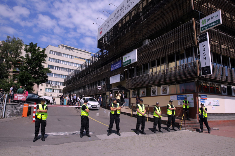 Policja przed siedzibą Prawa i Sprawiedliwości