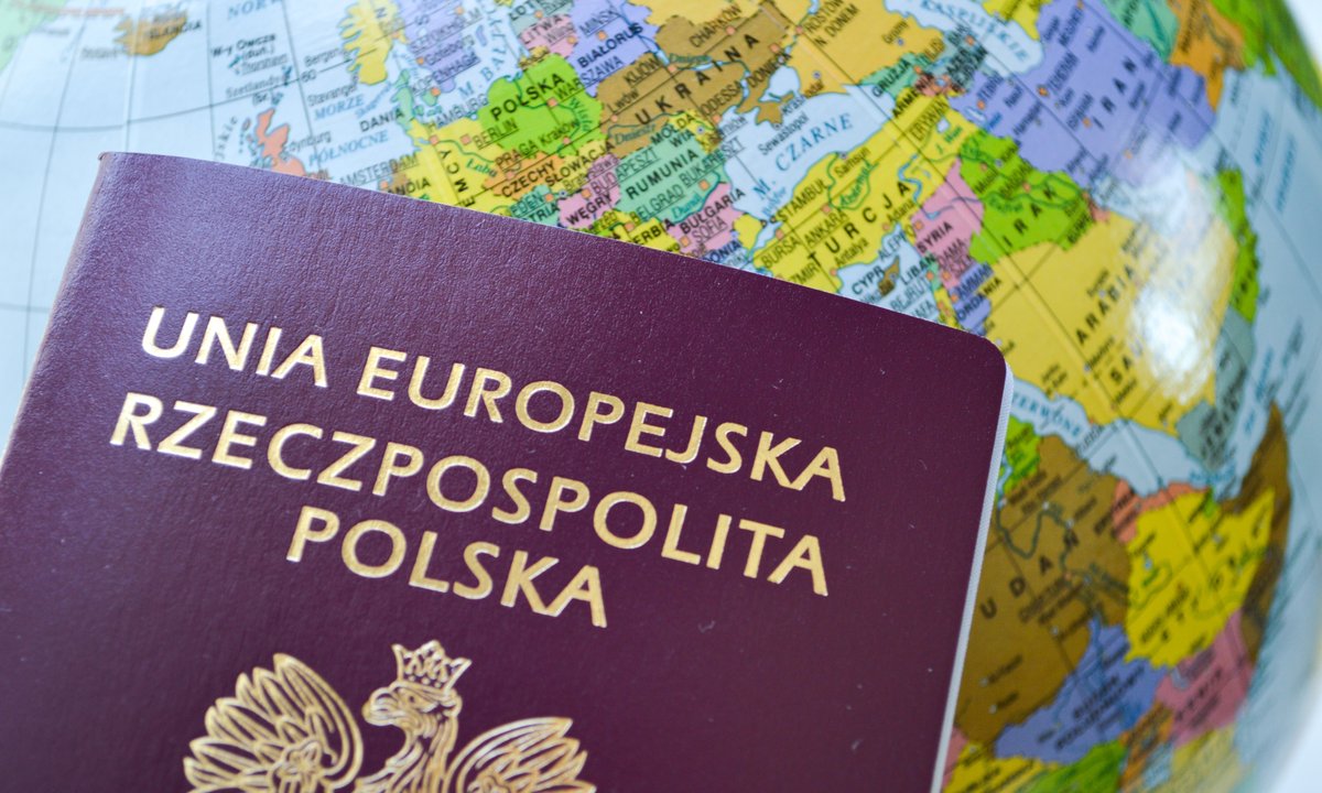 Najsilniejsze paszporty świata w 2026 r. Singapur na szczycie, Polska wyprzedza Wielką Brytanię i USA