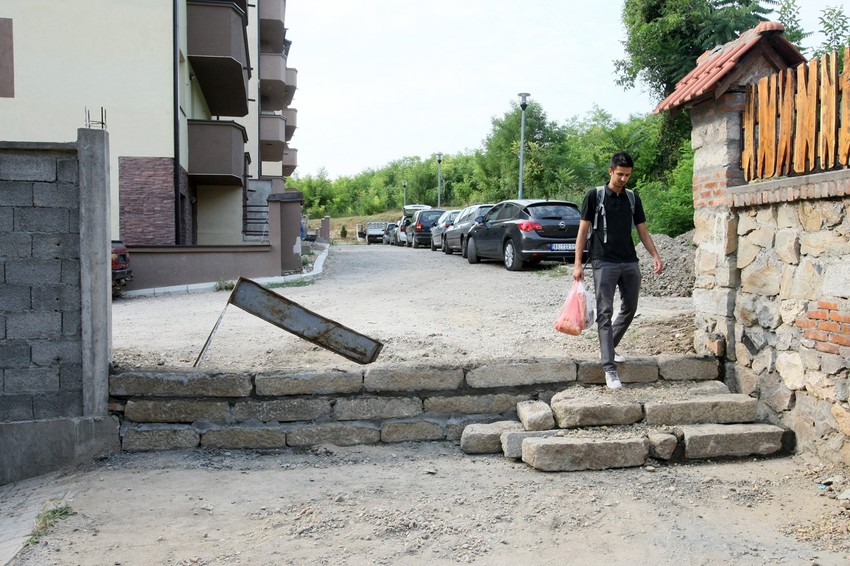 Ovako je izgledao zid koji je napravljen na sred ulice
