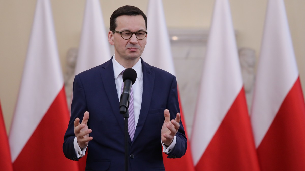 Premier Mateusz Morawiecki w wywiadzie opublikowanym w głównym portalu Bloomberg L.P. bronił nowelizacji ustawy o IPN. Premier stwierdził, że międzynarodowe protesty wobec tej ustawy obnażają tylko narastającą falę "antypolonizmu".