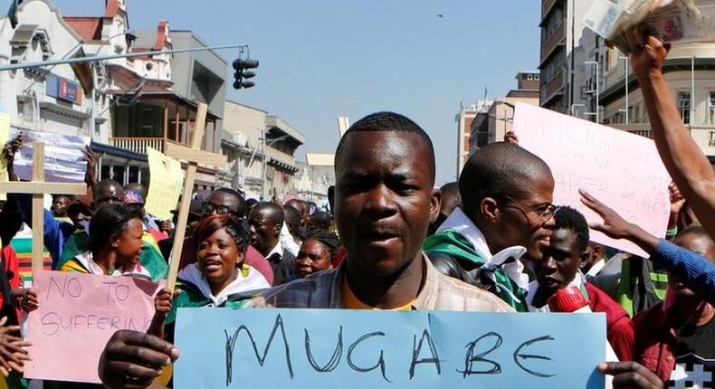Zimbabwe's army chief threatens to deal with anti-Mugabe protesters