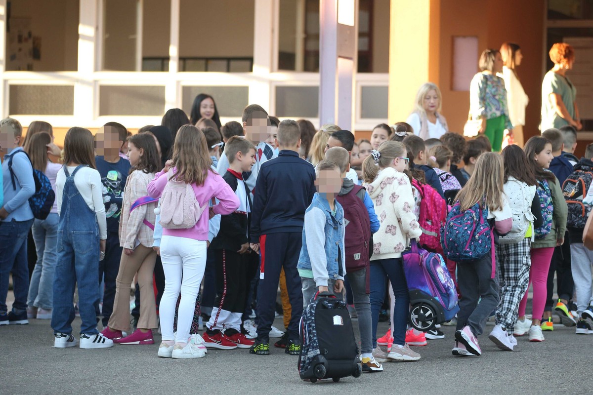 Prosvetari kažu da je neophodna ta jedna nedelja za obnavljanje gradiva