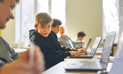 Zażarta walka o laptopy dla uczniów