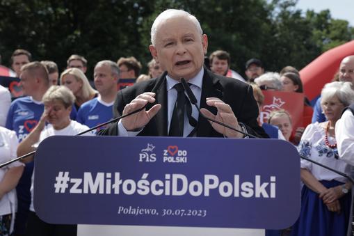 Prezes PiS Jarosław Kaczyński podczas pikniku rodzinnego PiS w Połajewie, 30.07.2023 r.