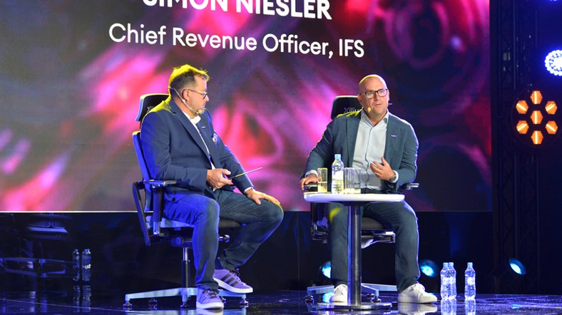 Simon Niesler, IFS Chief Revenue Officer