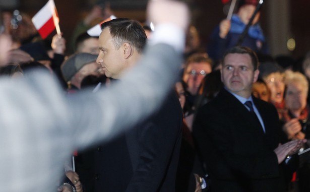 Niemal dobę po wyborze. Andrzej Duda jednak pogratulował Tuskowi