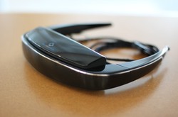 Pomysł rodem ze "Star Treka". Telewizor FullHD w okularach