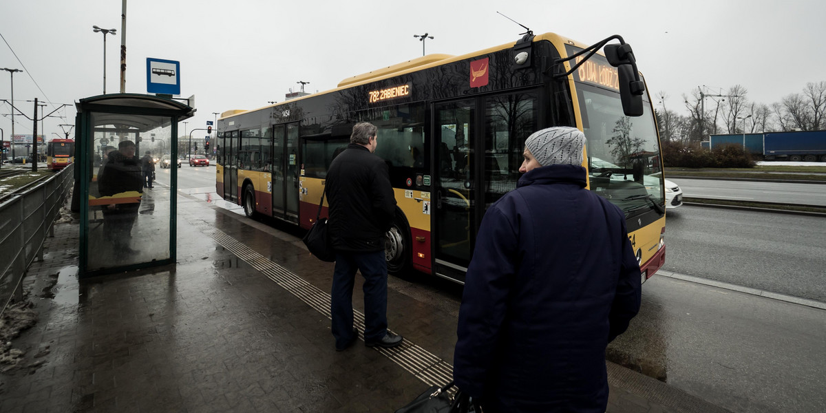 Rozkład jazdy zmieniony. Pasażerowie MPK w Łodzi nie mają czym dojechać do domu