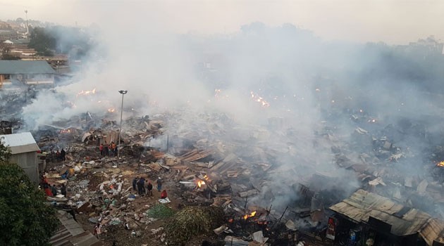Fire breaks out in Laini Saba, Kibera, 300 structures burnt down (Twitter) 