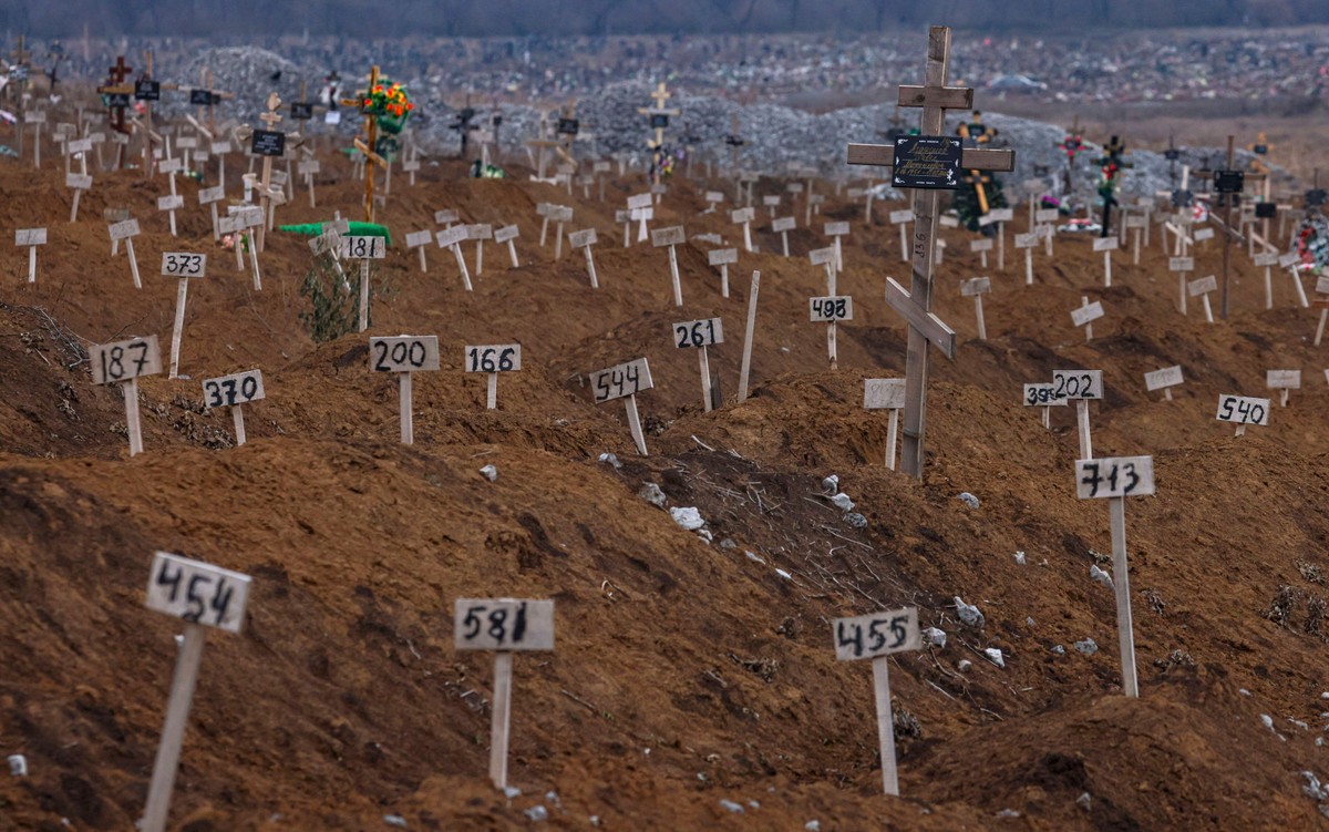Groby niezidentyfikowanych mieszkańców Mariupola, 11 grudnia 2022