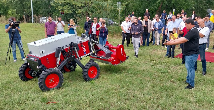 Prvi robot za košenje trave napravljen u Naučno tehnološkom parku u Nišu