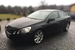 Auto z ogłoszenia: Volvo S60. Bezwypadkowy, bo nikt nie zginął?