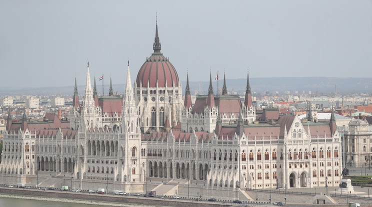 A Parlament látványa váltja ki a rendszerkritikát? / Fotó: Ringier archívum