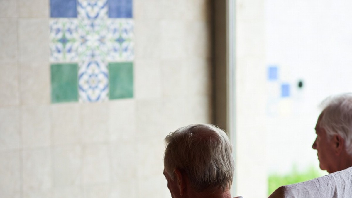 Penzioneri u banji/ilustracija