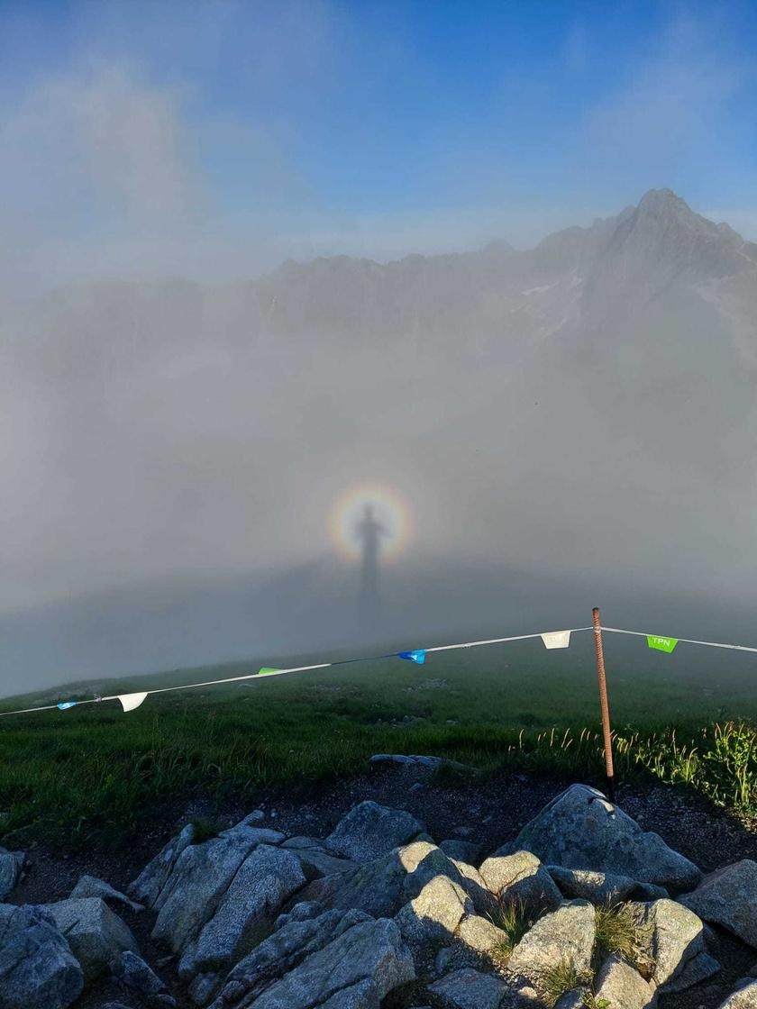 Záhadná postava v Tatrách.