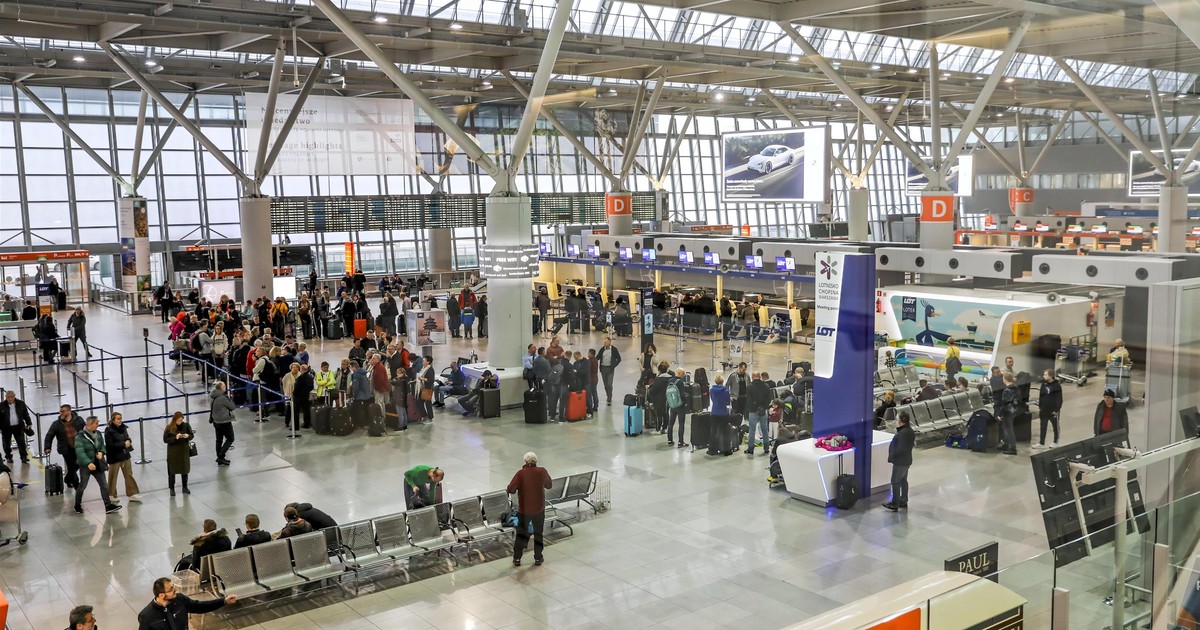 Ważna zmiana na największym lotnisku w Polsce. Koniec z uciążliwy limitem, podano datę