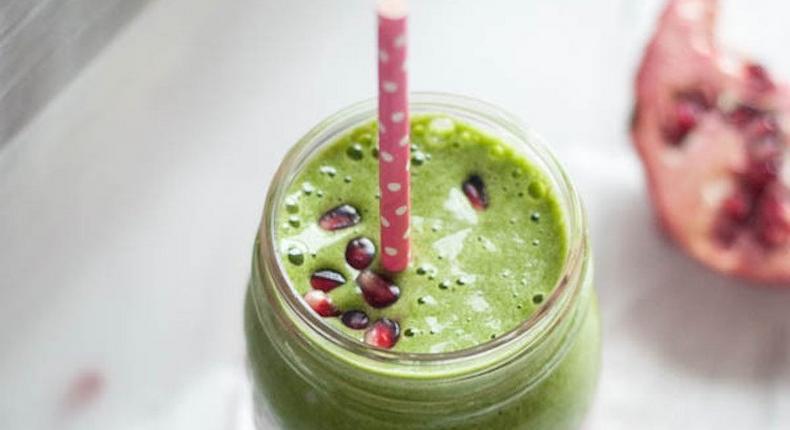 Vegan Mango-Coconut Green Smoothie 