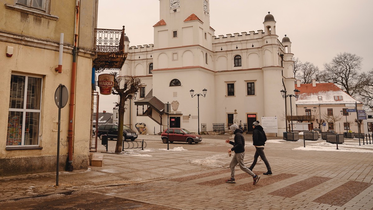 Szydłowiec, miasto w południowej części województwa mazowieckiego nad rzeką Korzeniówką. Liczy ponad 11 tysięcy mieszkańców