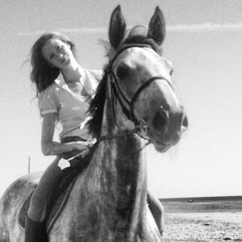 Kate Rozz na koniu