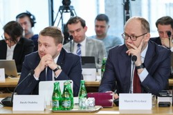 PiS: Masowa inwigilacja Pegasusem to fake news. Rząd Koalicji 13. grudnia manipuluje opinią publiczną