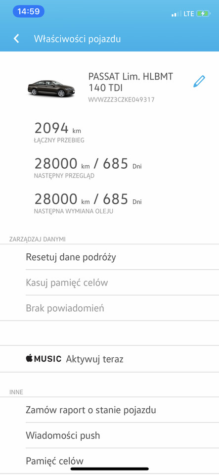 Volkswagen Passat z Car-Net i App Connect