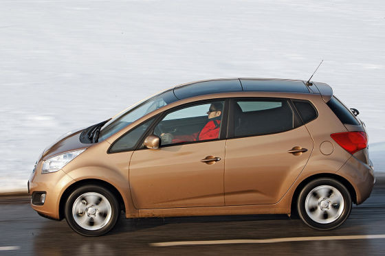 Kia Venga 1.4 CVVT: Małe auto, 1,4 l benzyna (90 KM), droga hamowania w teście: 40,0 metrów.