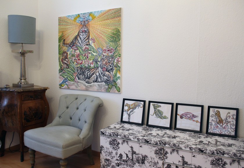 Ginny Litscher décrit ses peintures comme étant «détaillées, complexes». 