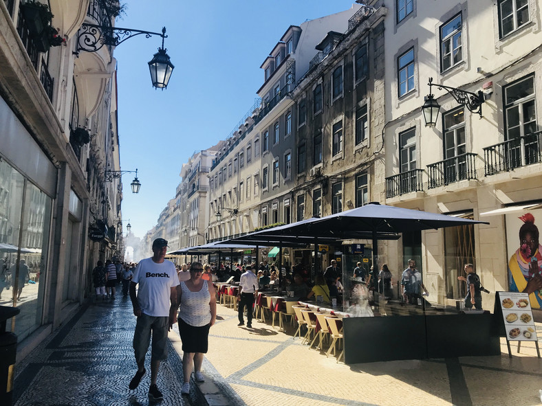  Rua Augusta w Lizbonie to najsłynniejsza ulica dzielnicy Baixa, jeśli nie całej Lizbony. Fot. Olivia Drost