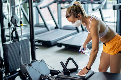 Sport to zdrowie, ale może kosztować sporo nerwów. Co grozi ćwiczącym na siłowniach otwartych wbrew zakazowi?