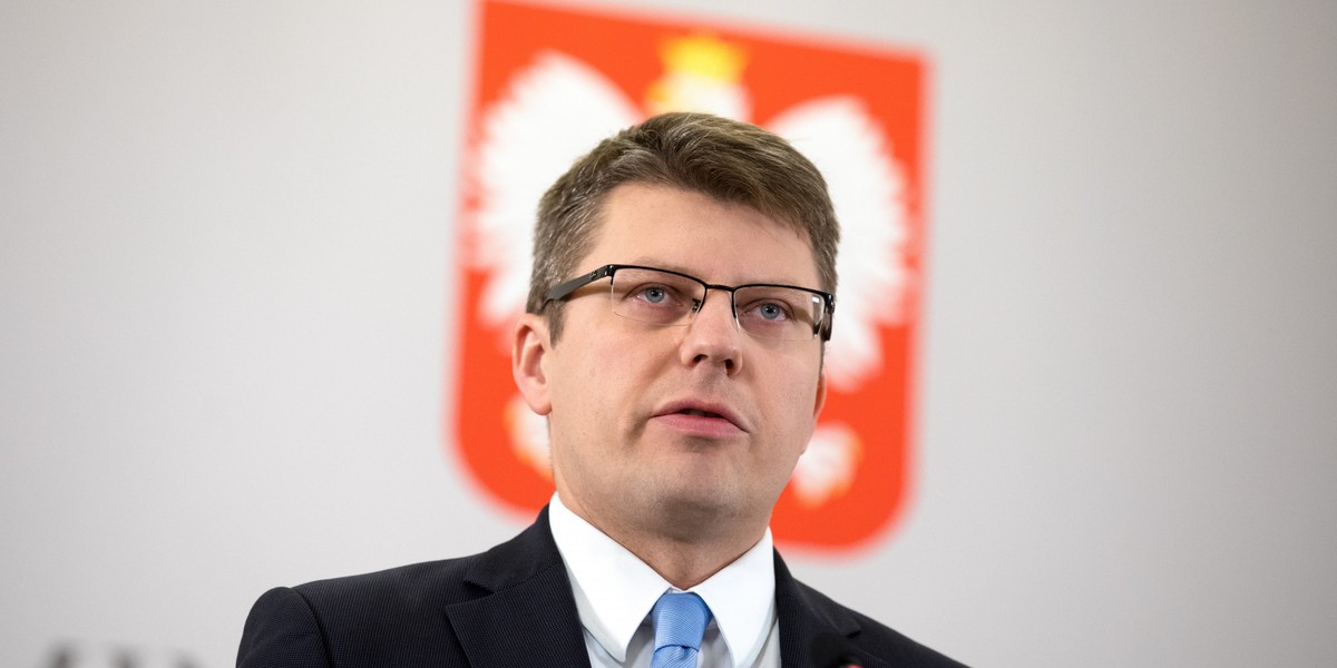 Wiceminister Marcin Warchoł przekonuje, że przepisy o odpowiedzialności podmiotów zbiorowych wzorowane są na rozwiązaniach funkcjonujących w państwach UE. 