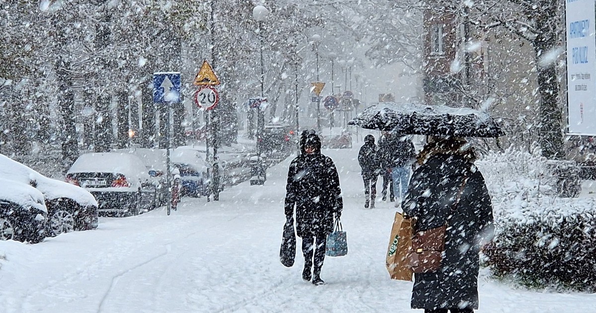 Szykuje się potężny atak zimy! Nawet -12 st. C, śnieg, porywisty wiatr i ryzyko gołoledzi